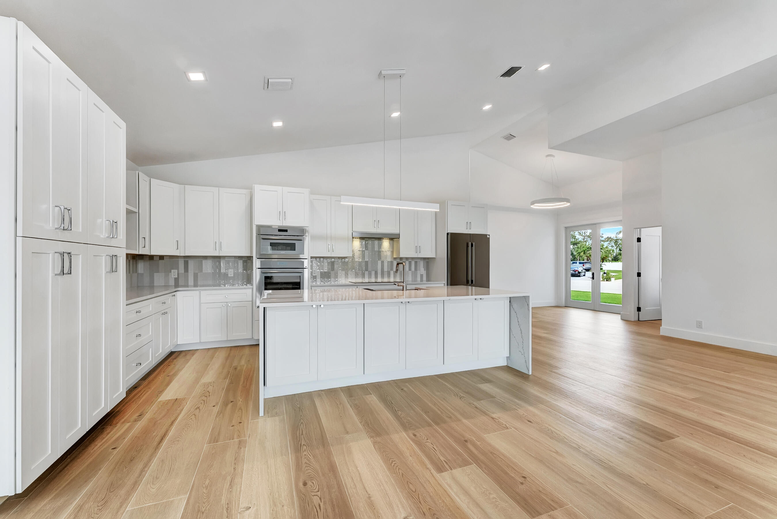 13878 Palm Grove Place