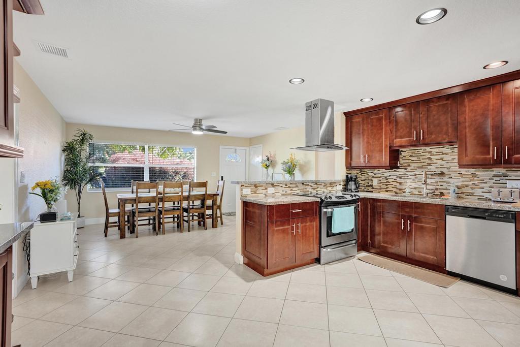 740 Buttonwood Road