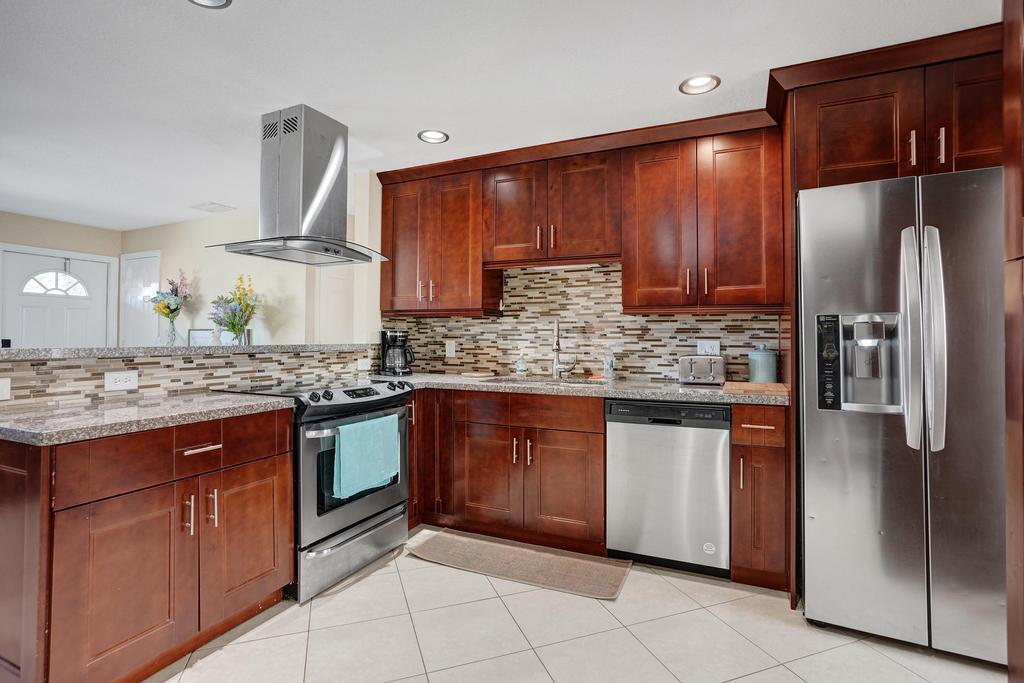 740 Buttonwood Road