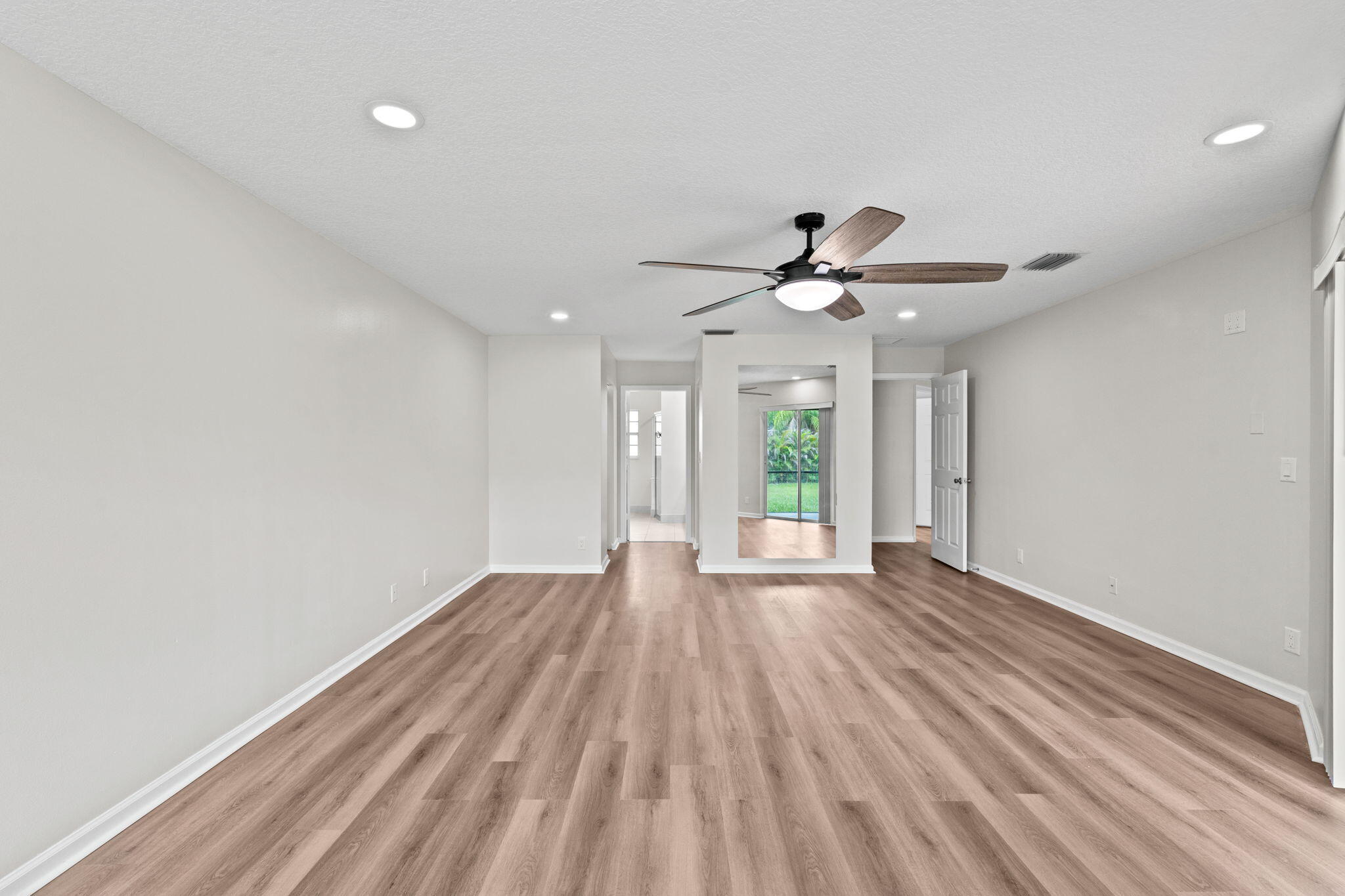 17104 76th Street N