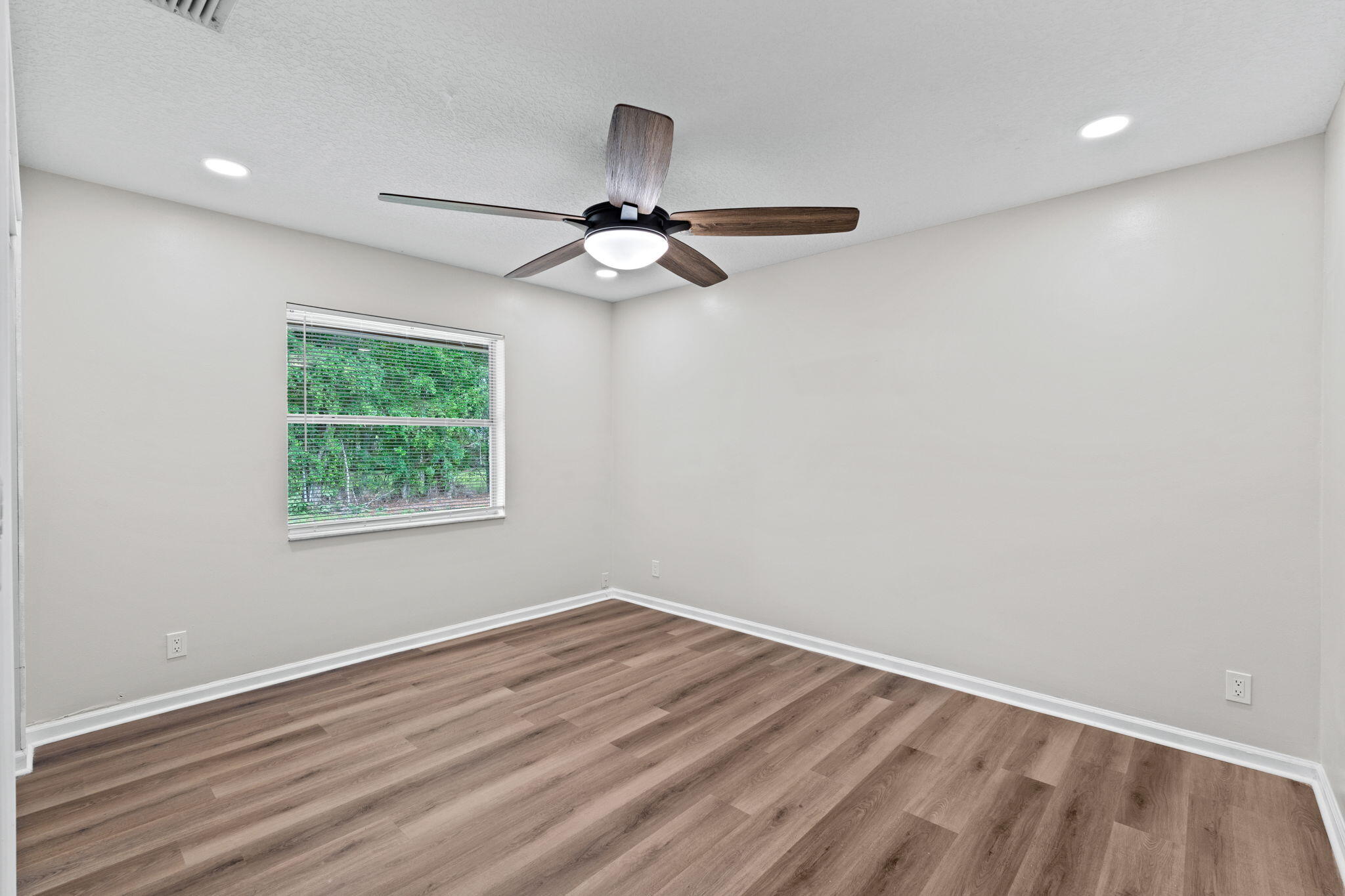17104 76th Street N