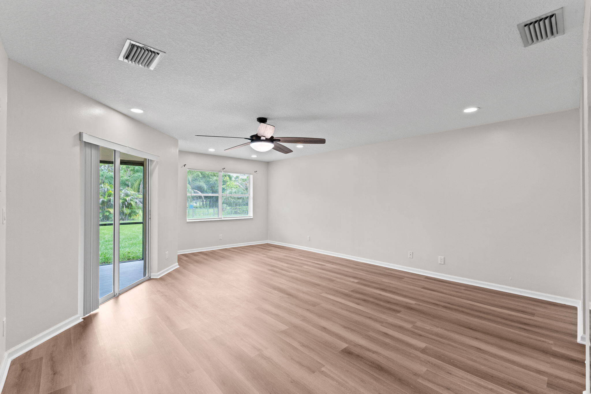 17104 76th Street N