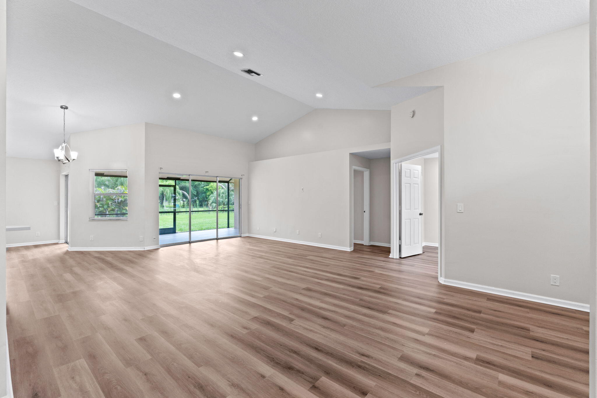 17104 76th Street N