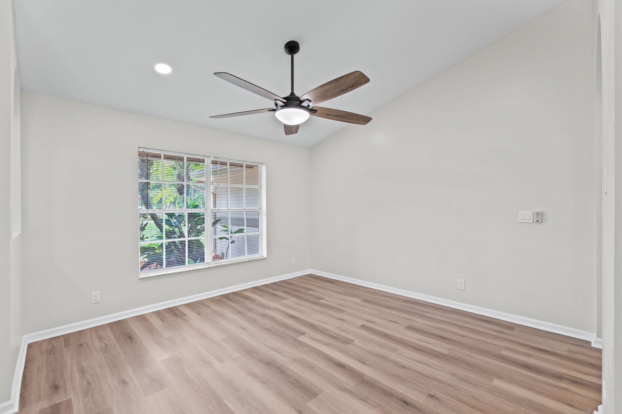 17104 76th Street N