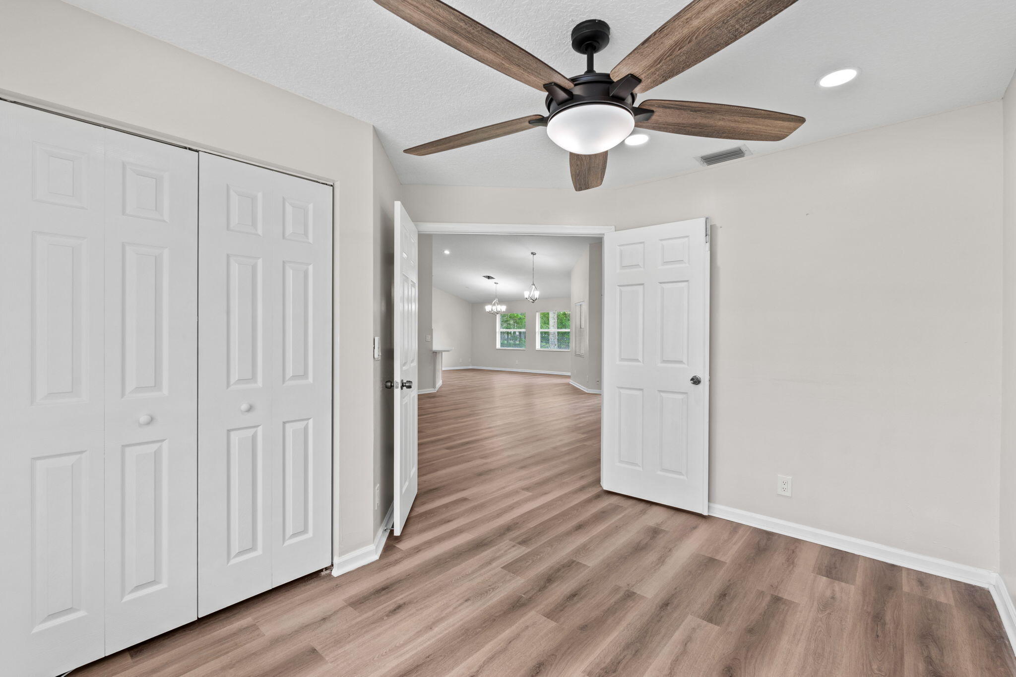 17104 76th Street N