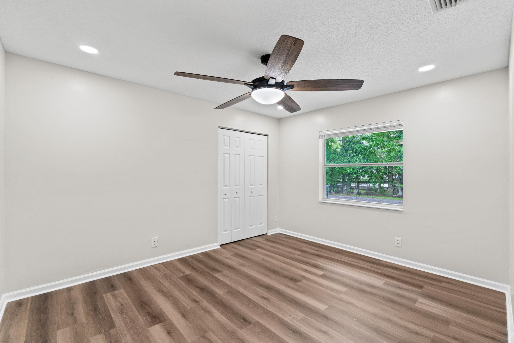 17104 76th Street N