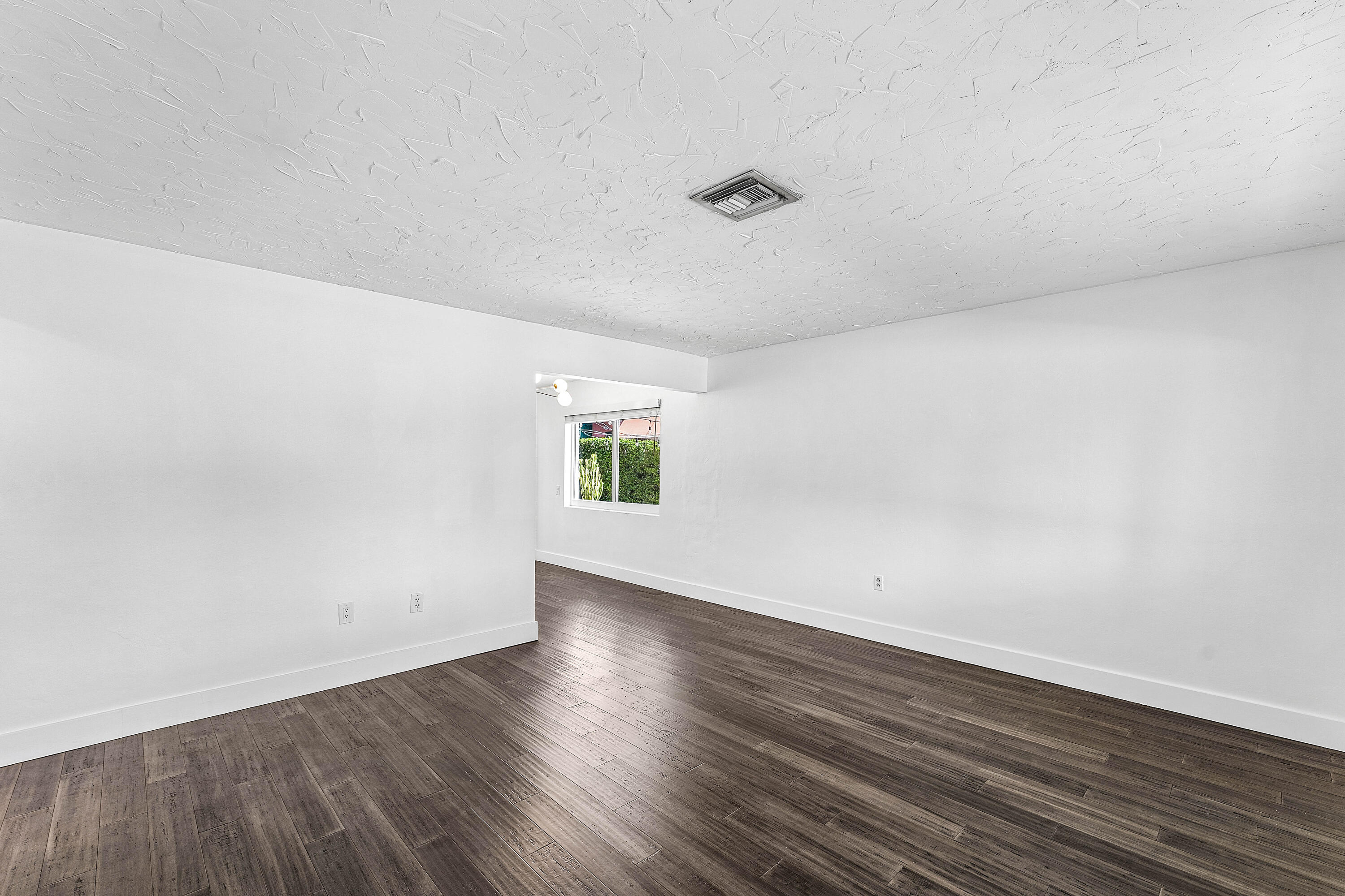 2105 N Federal Highway