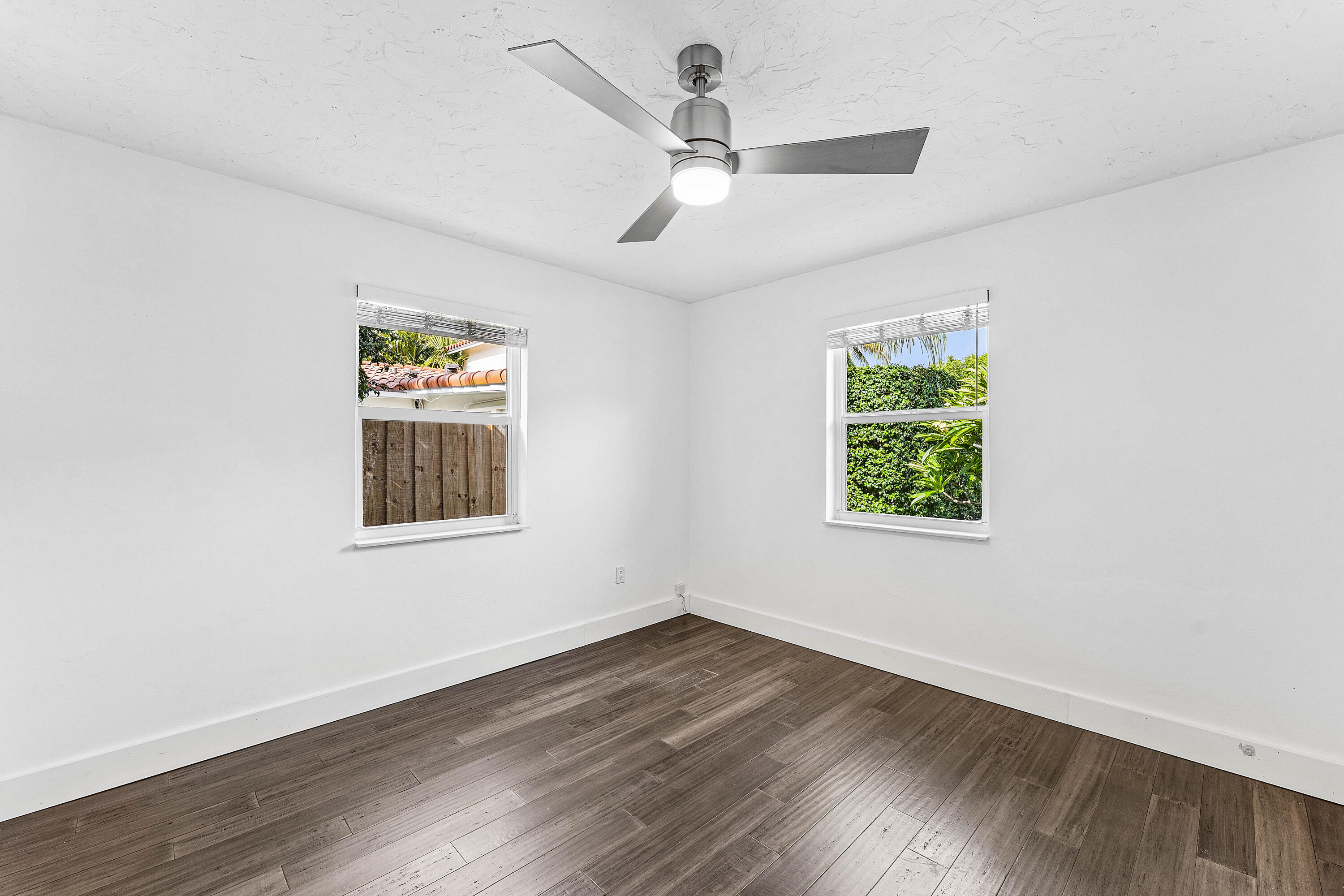 2105 N Federal Highway