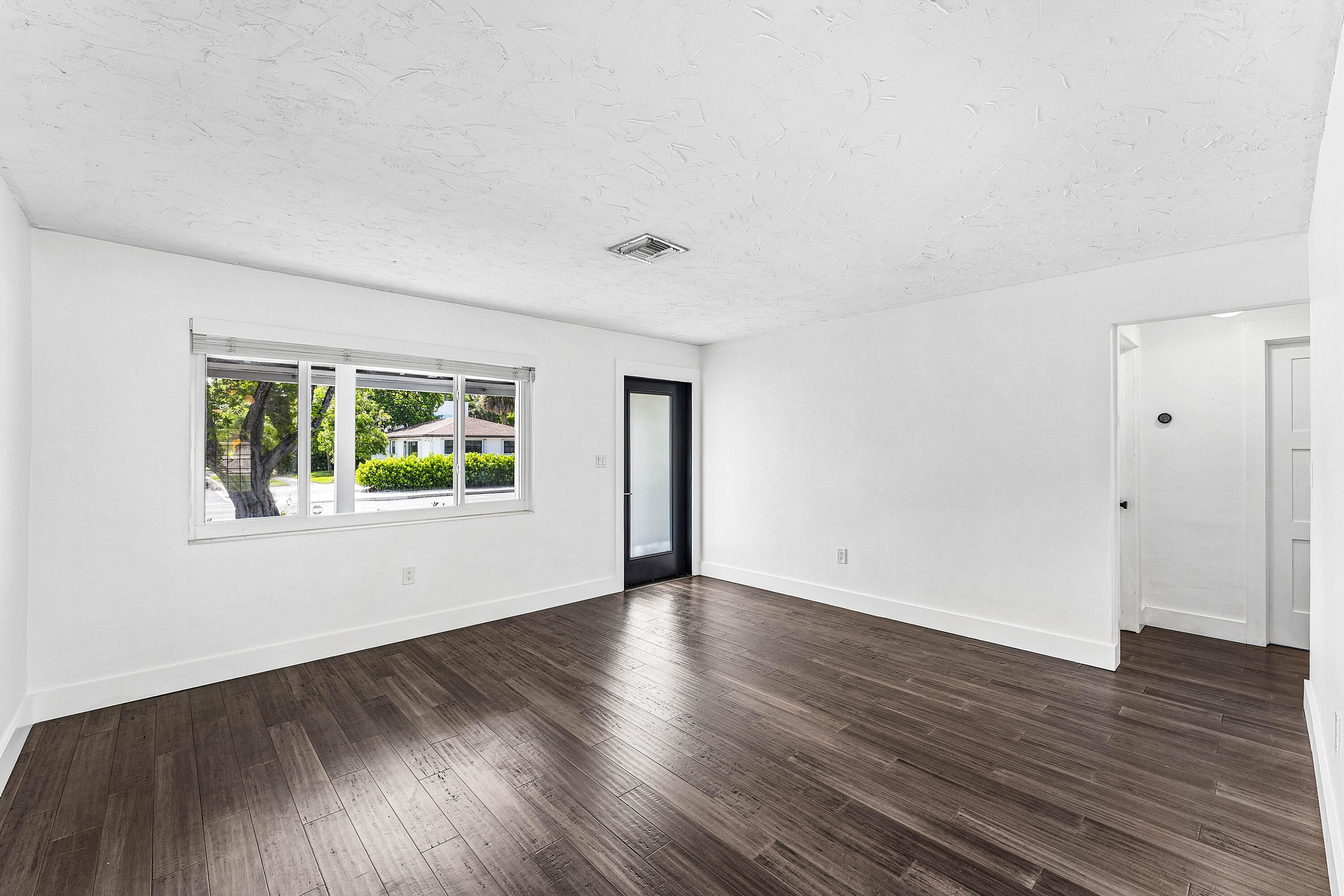 2105 N Federal Highway
