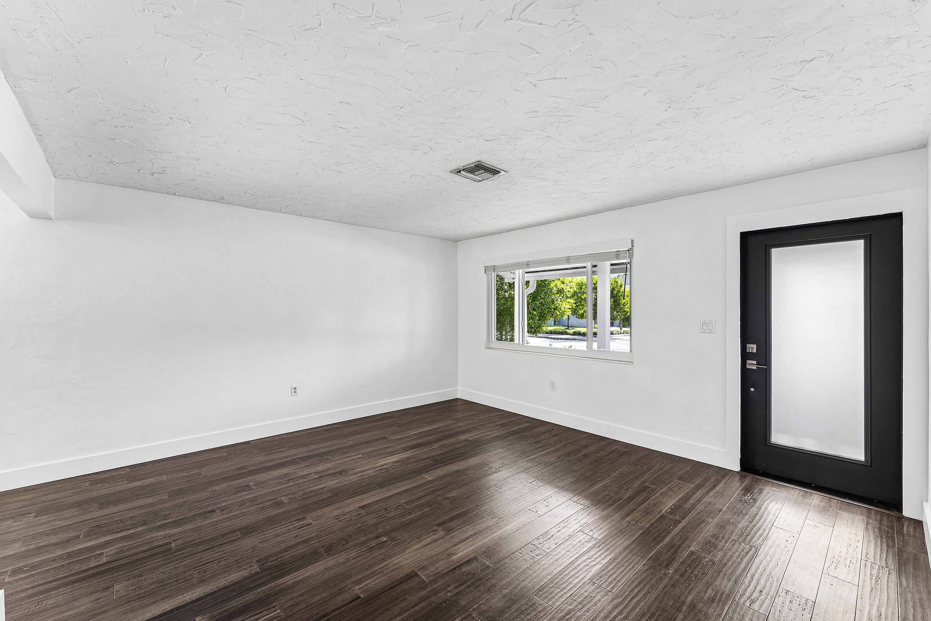 2105 N Federal Highway
