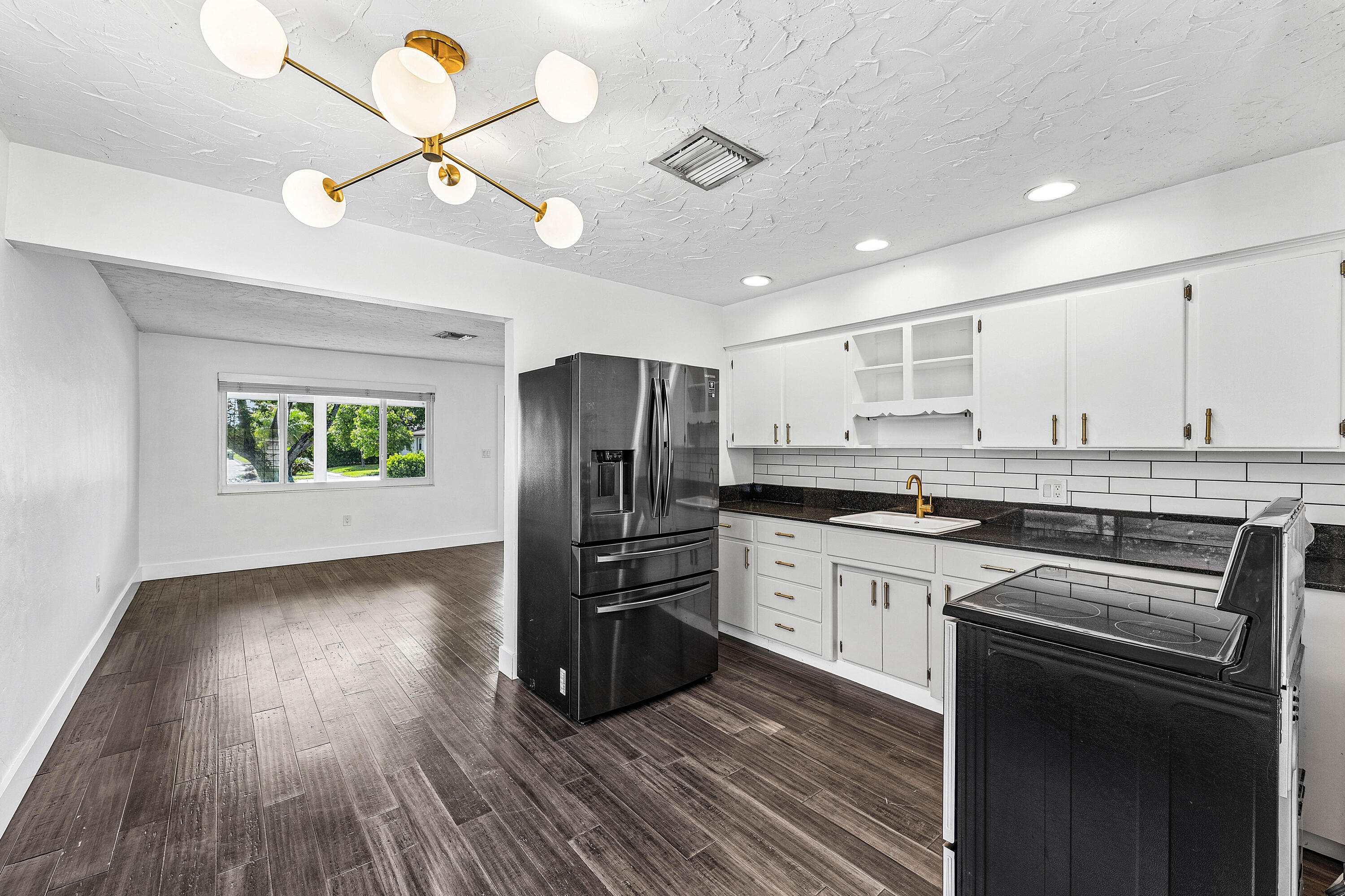 2105 N Federal Highway