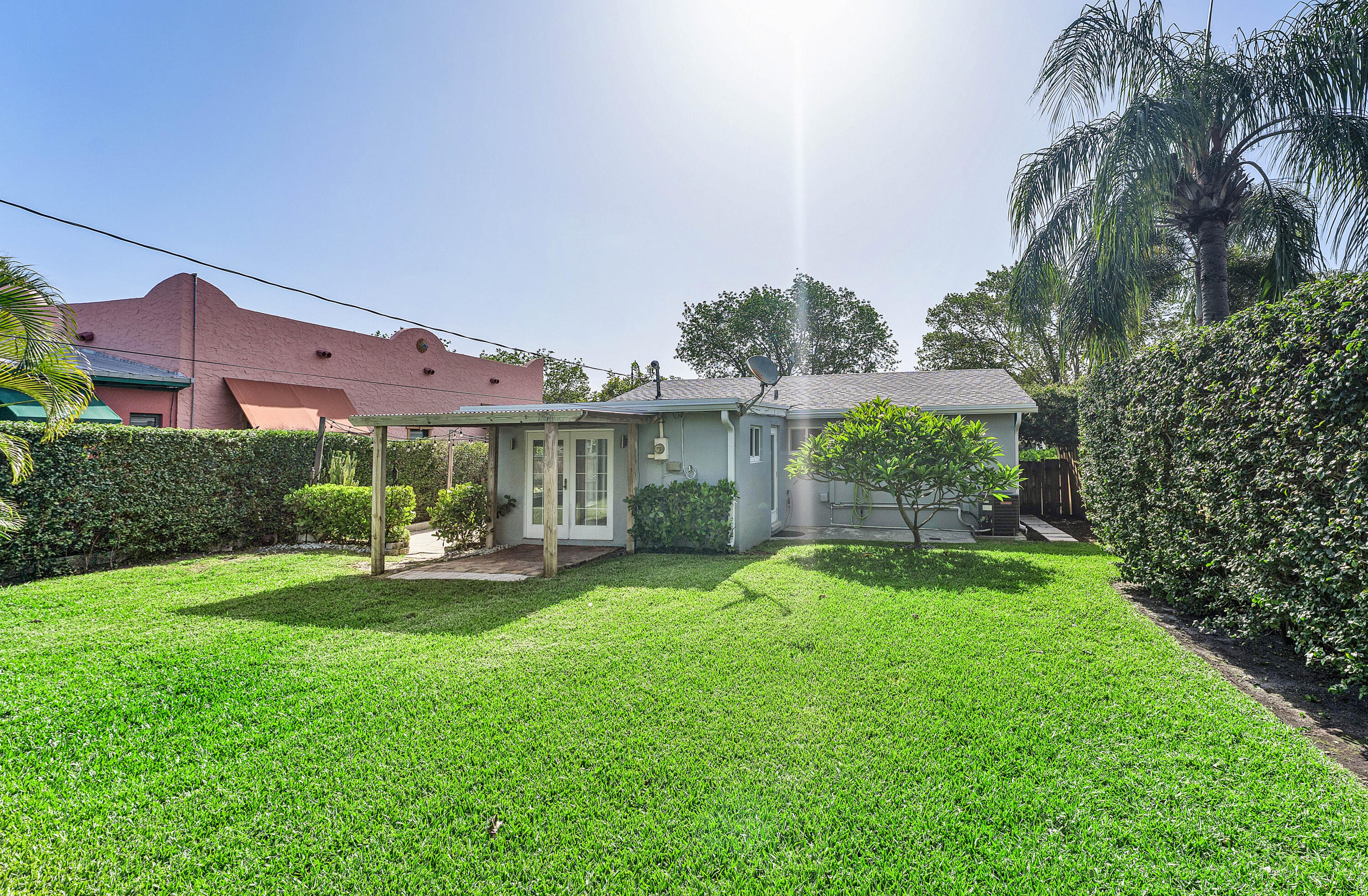 2105 N Federal Highway