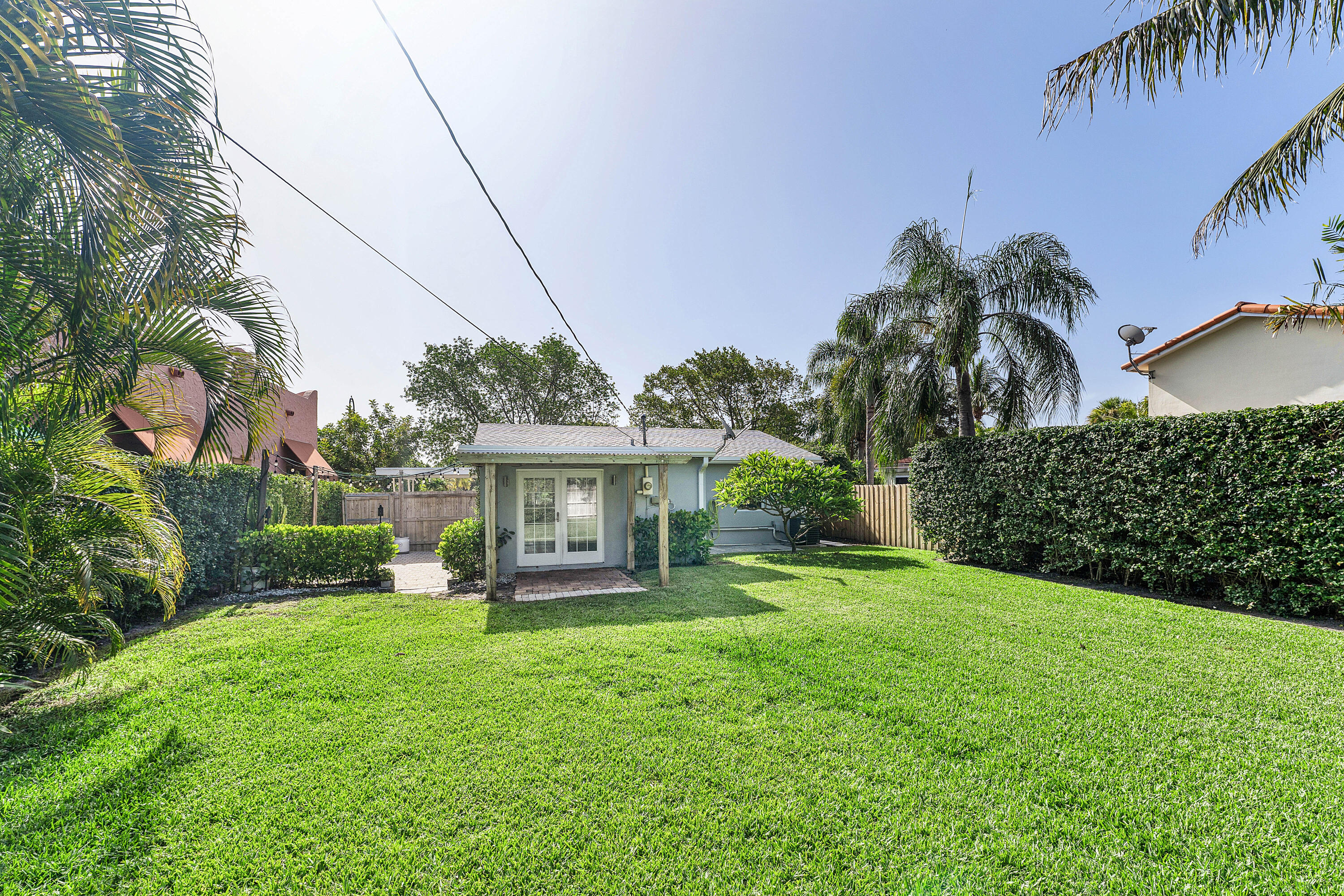 2105 N Federal Highway