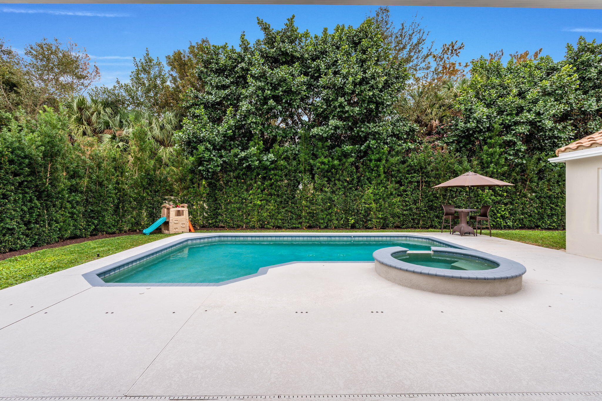 10223 Hunt Club Lane
