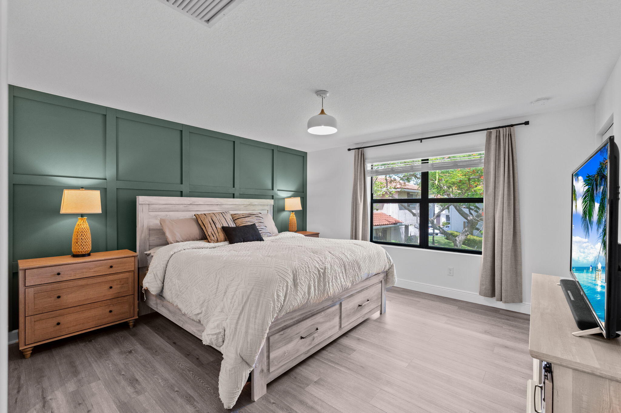 6001 Woods Edge Circle