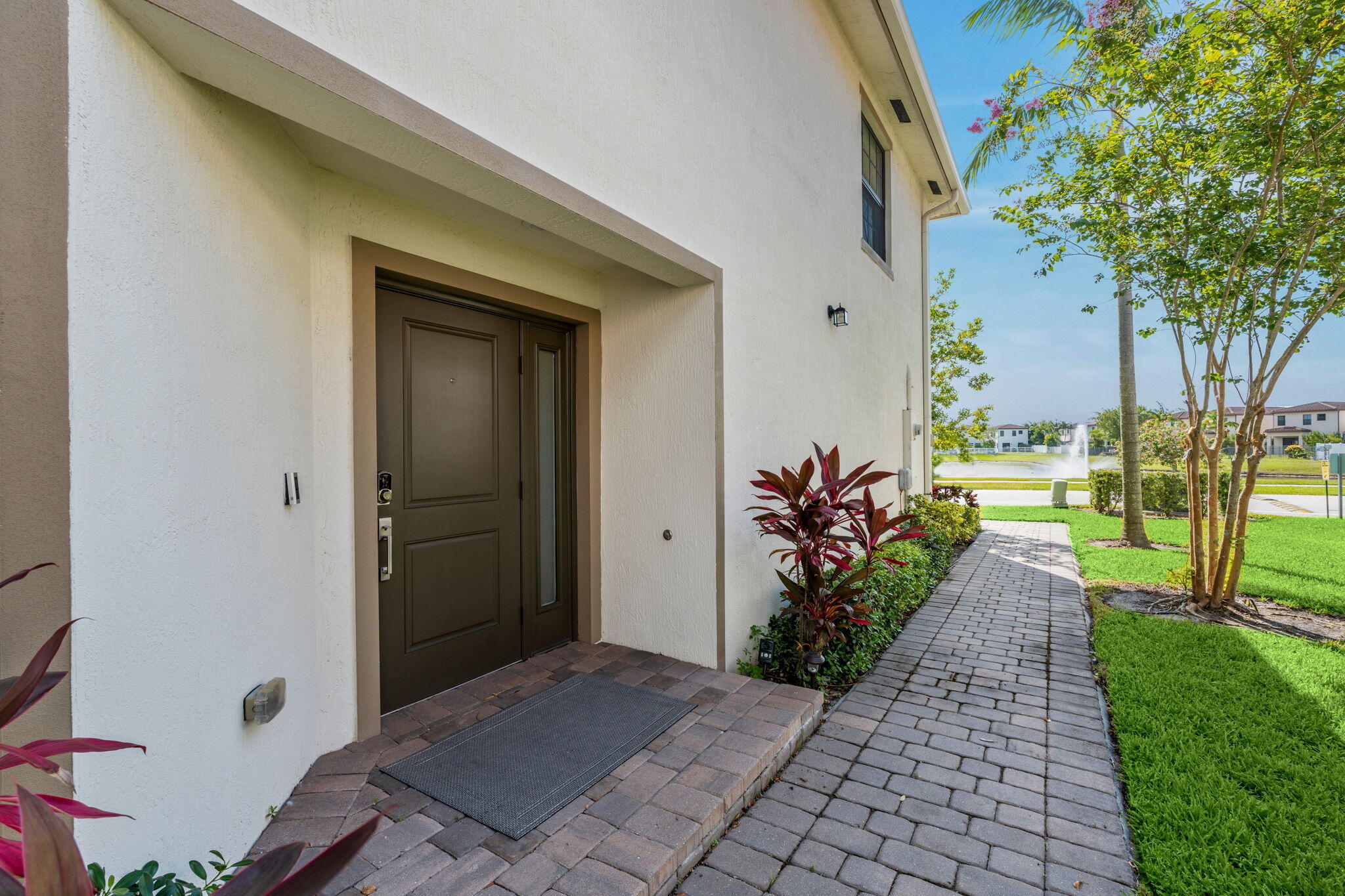 6001 Woods Edge Circle