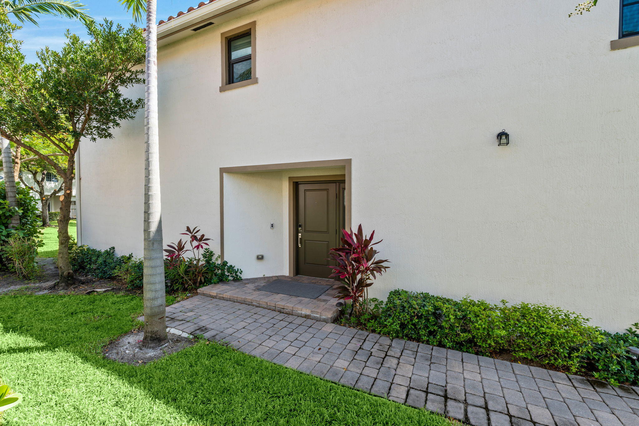 6001 Woods Edge Circle