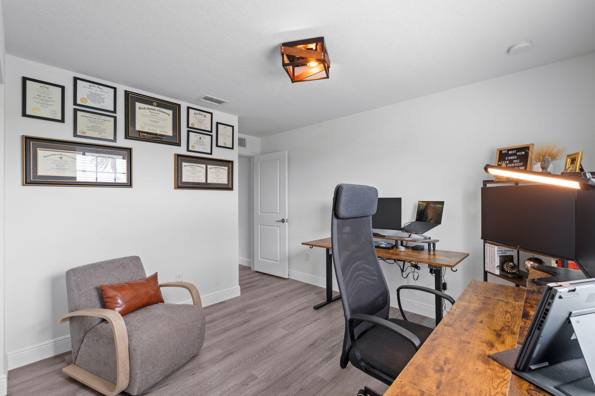 6001 Woods Edge Circle
