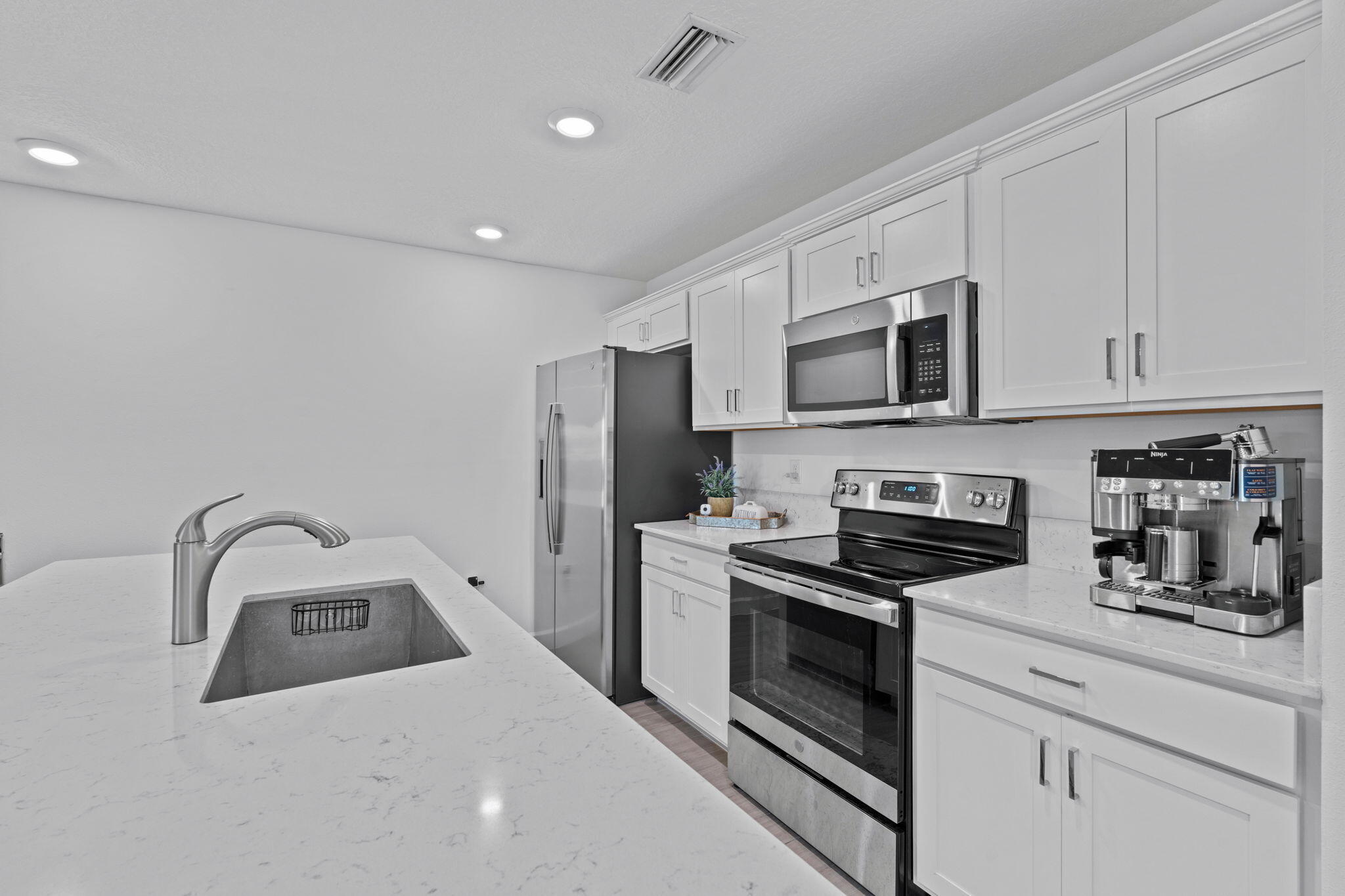 6001 Woods Edge Circle