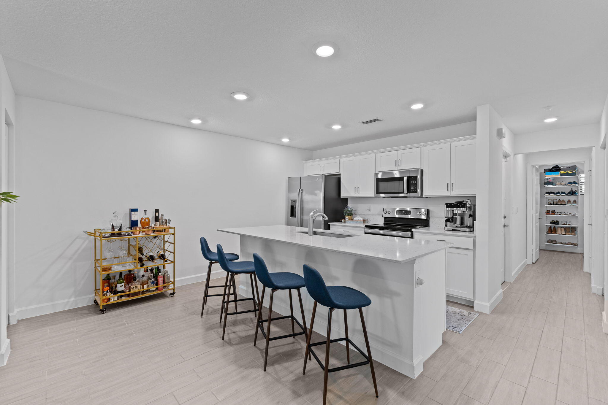 6001 Woods Edge Circle