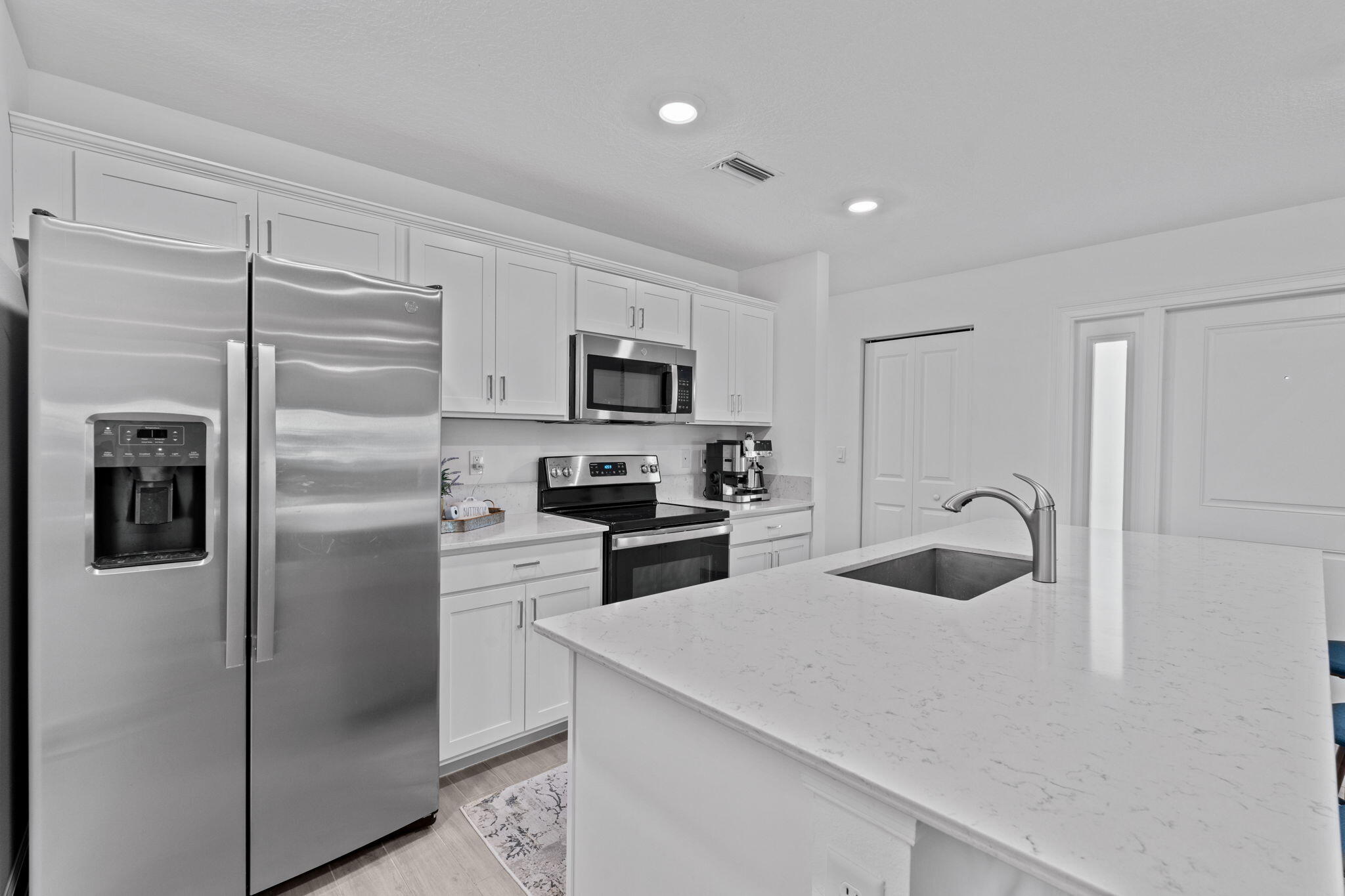 6001 Woods Edge Circle