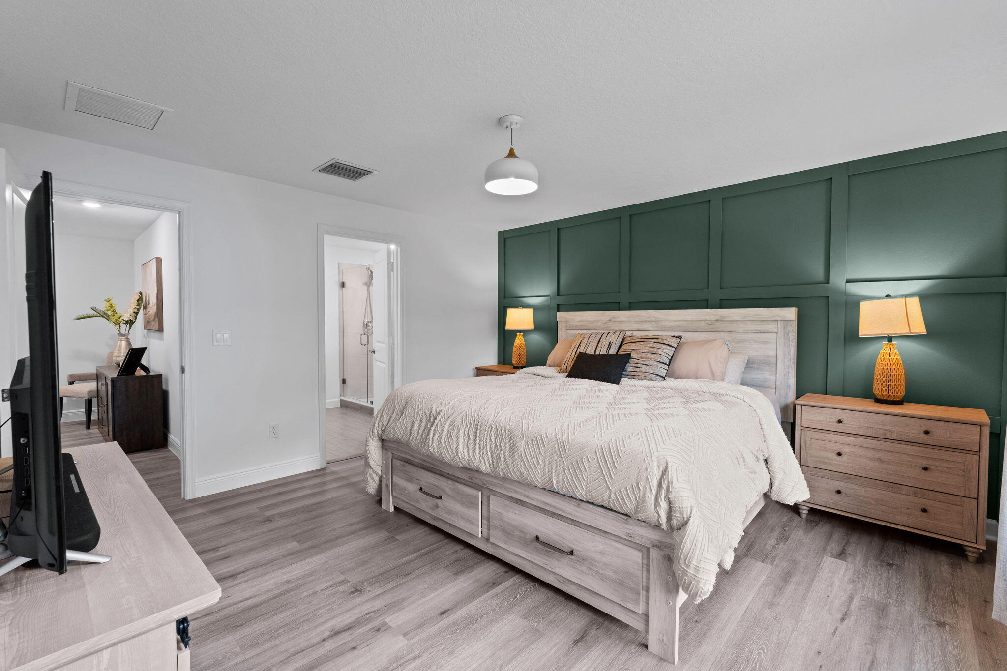 6001 Woods Edge Circle