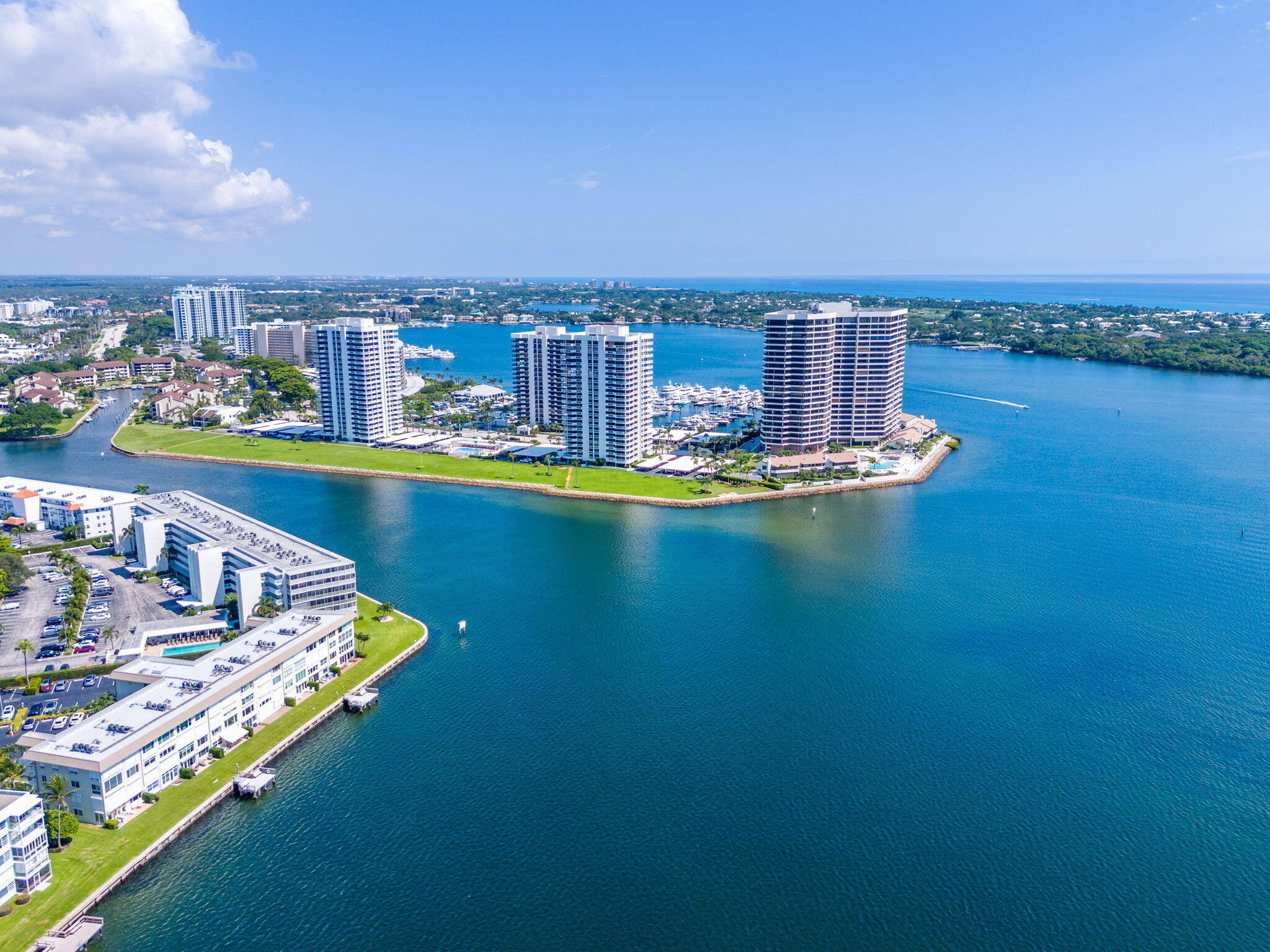 52 YACHT CLUB Drive 204