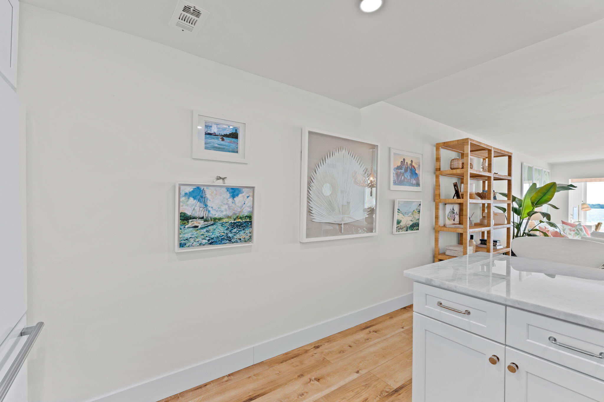 52 YACHT CLUB Drive 204