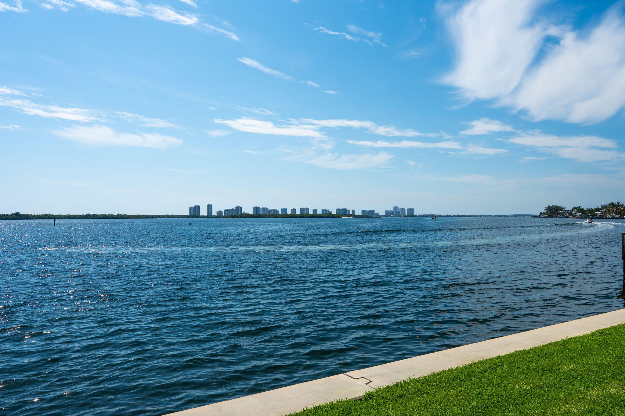 52 YACHT CLUB Drive 204