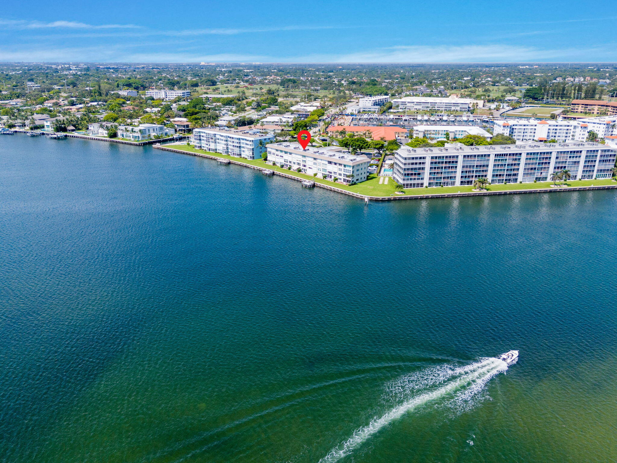 52 YACHT CLUB Drive 204
