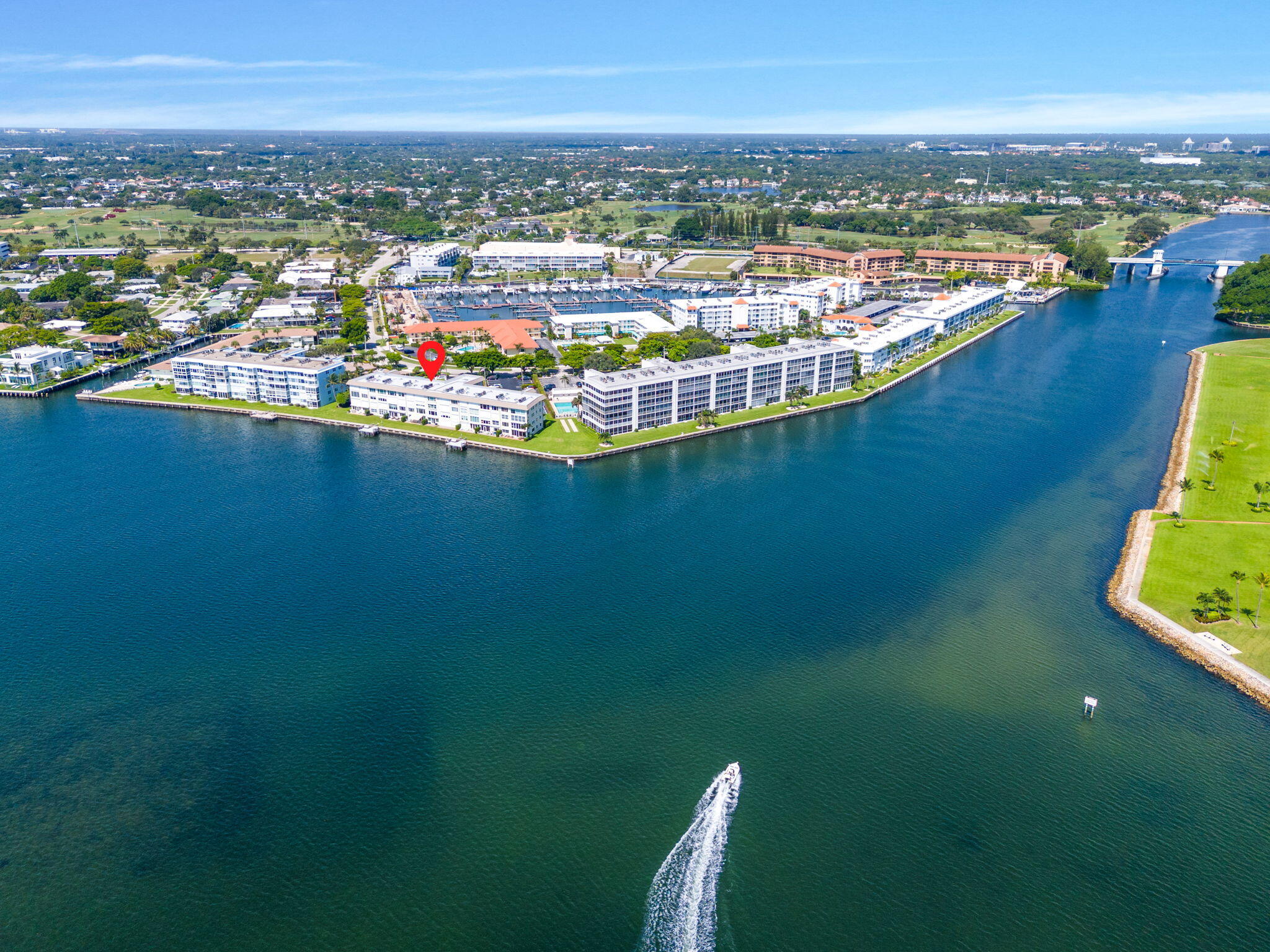 52 YACHT CLUB Drive 204