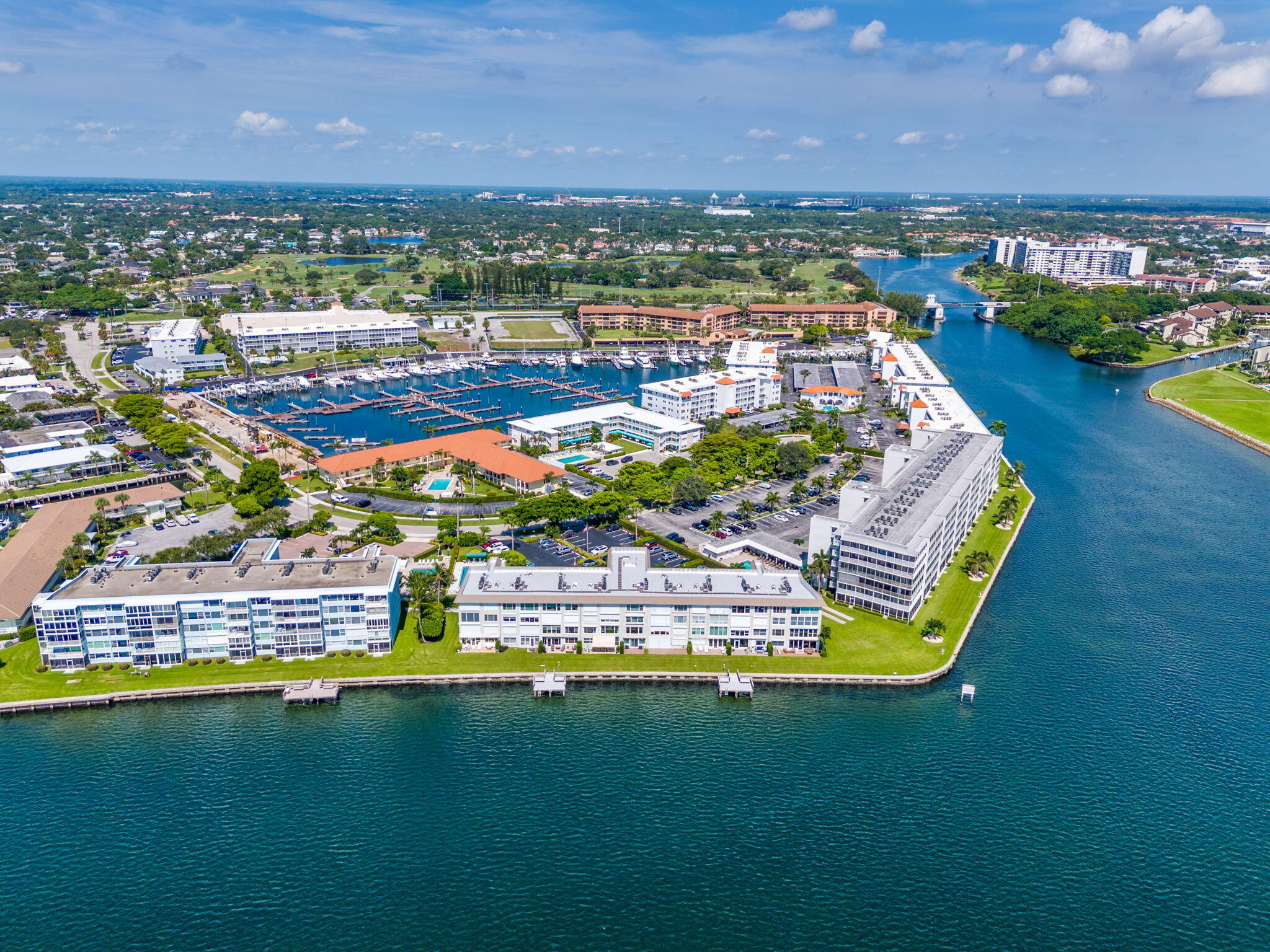 52 YACHT CLUB Drive 204