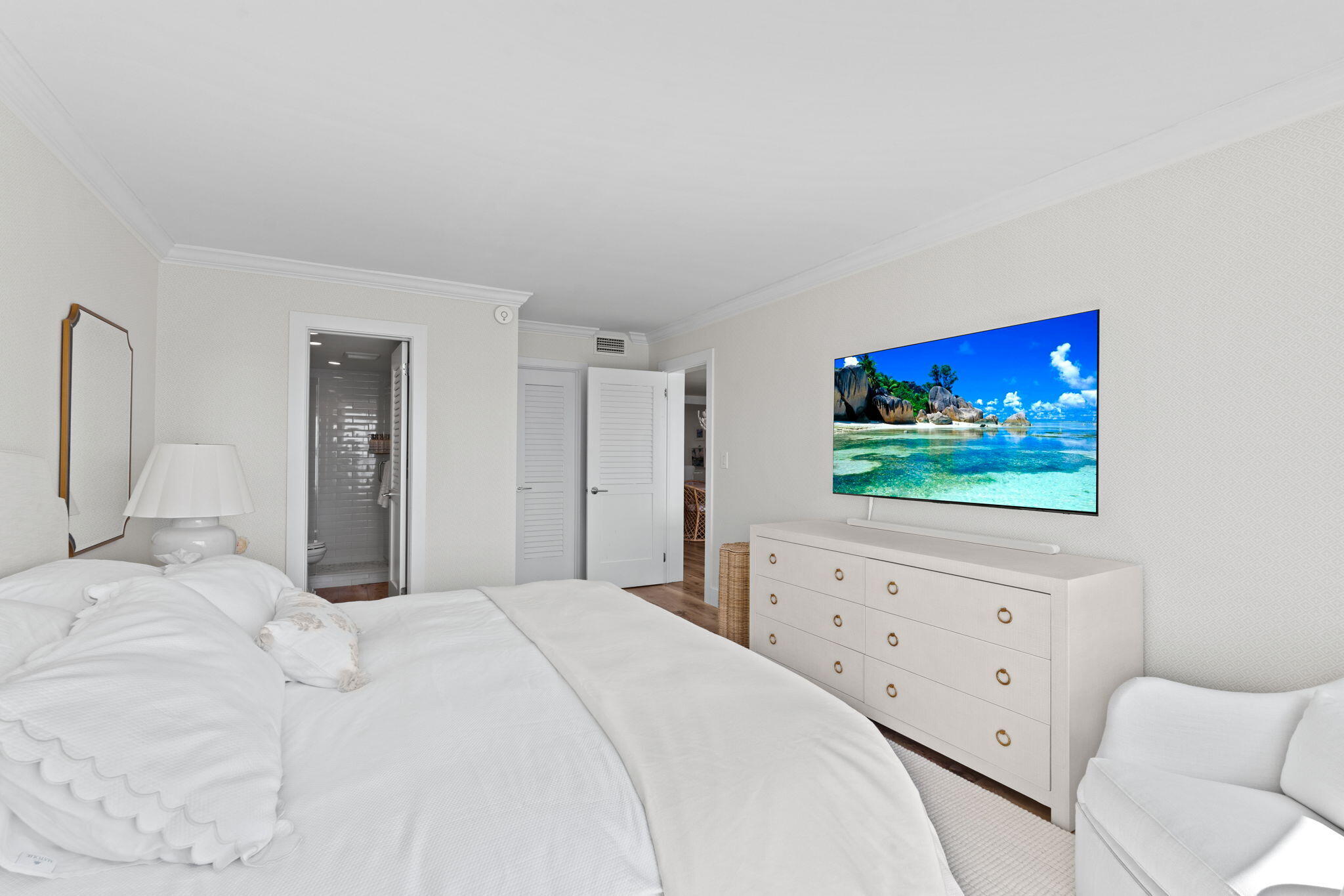 52 YACHT CLUB Drive 204