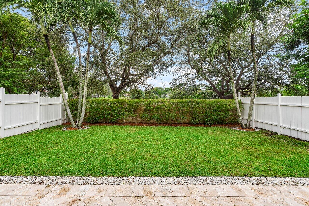 4303 NW 1ST Drive