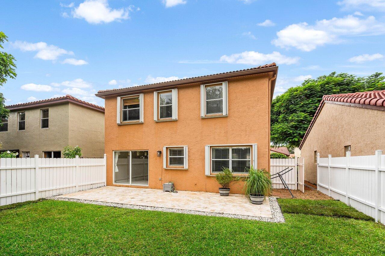 4303 NW 1ST Drive