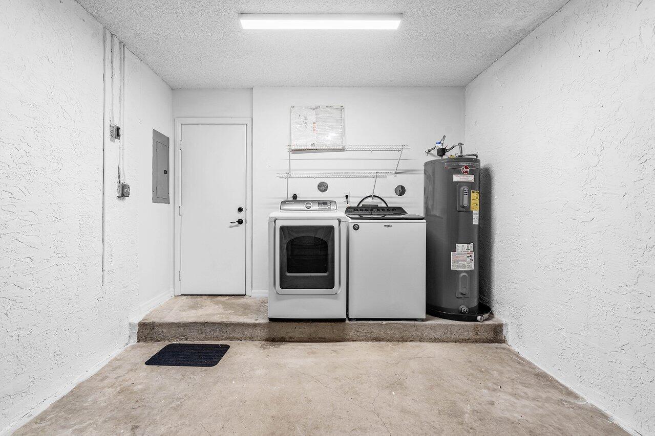 4303 NW 1ST Drive