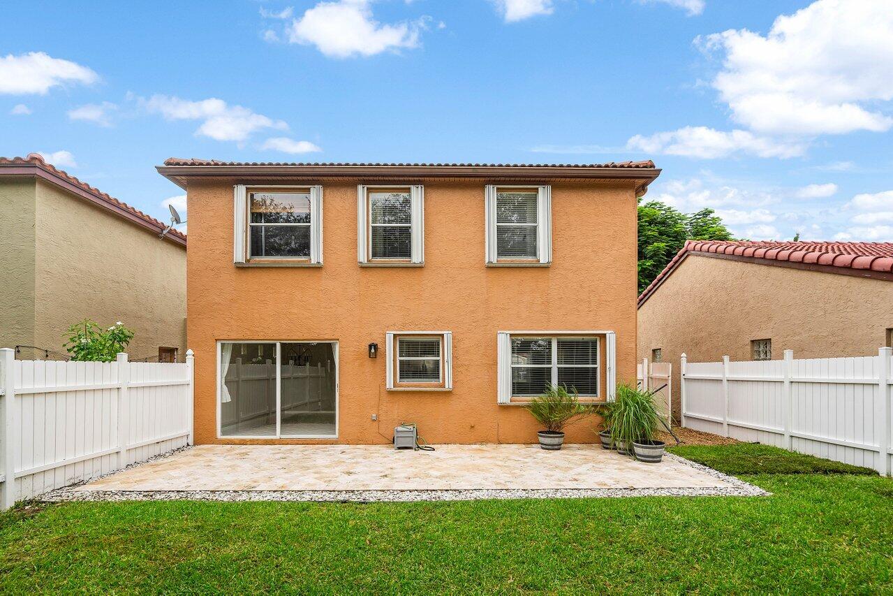 4303 NW 1ST Drive