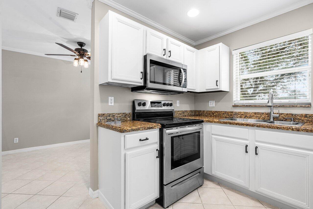 4303 NW 1ST Drive