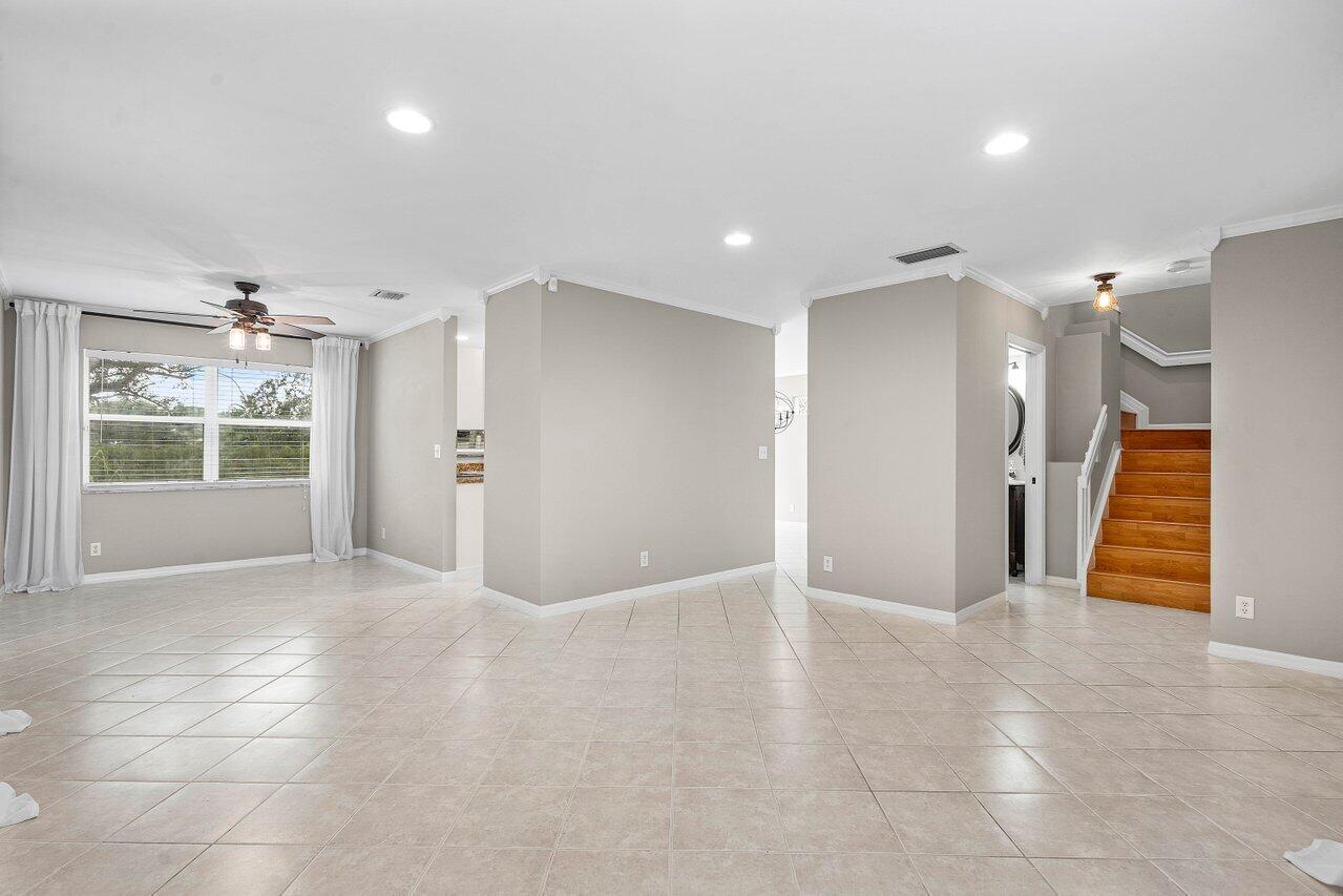 4303 NW 1ST Drive