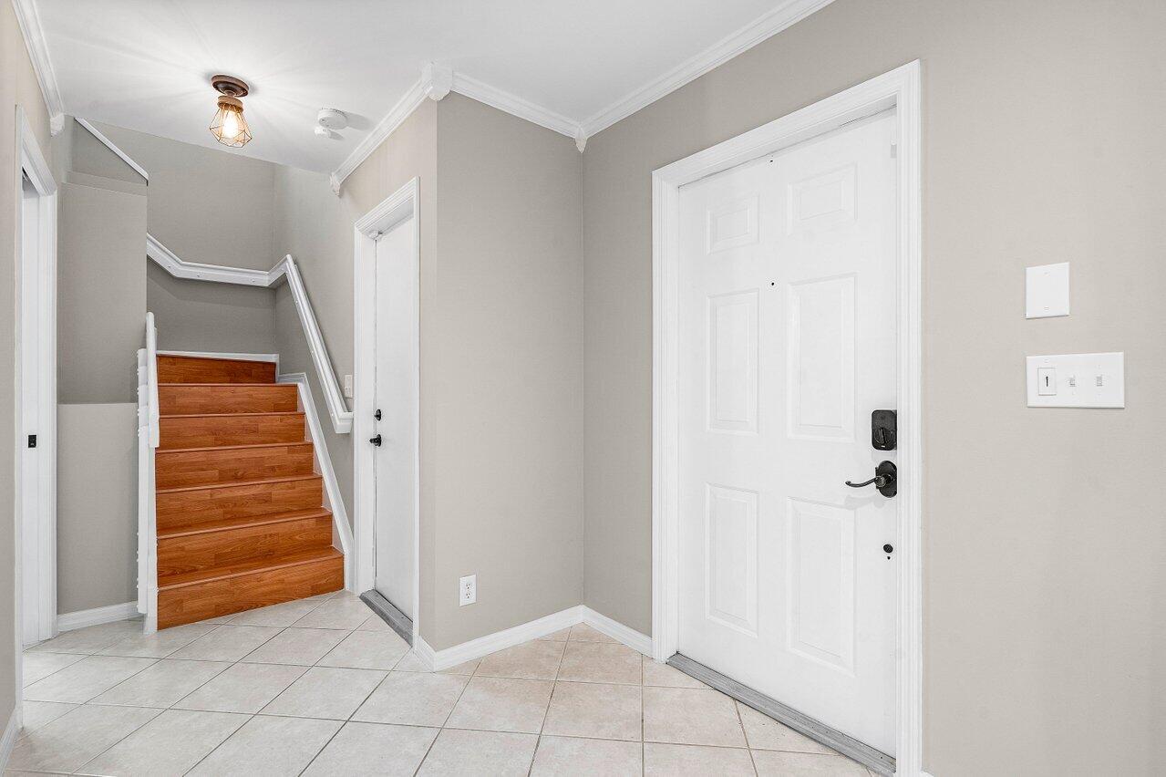 4303 NW 1ST Drive
