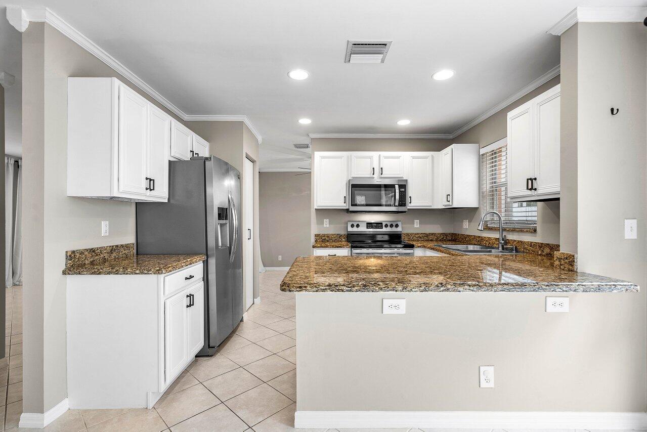 4303 NW 1ST Drive