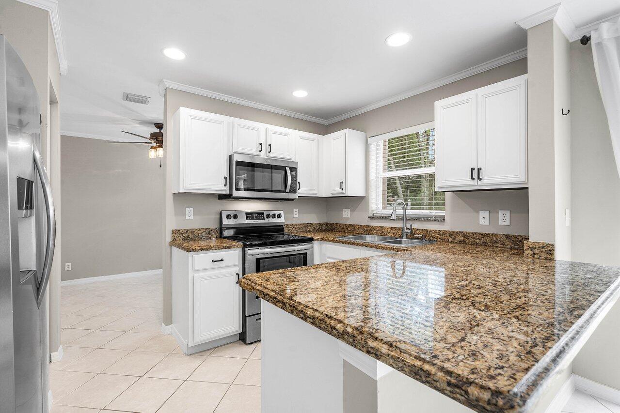 4303 NW 1ST Drive