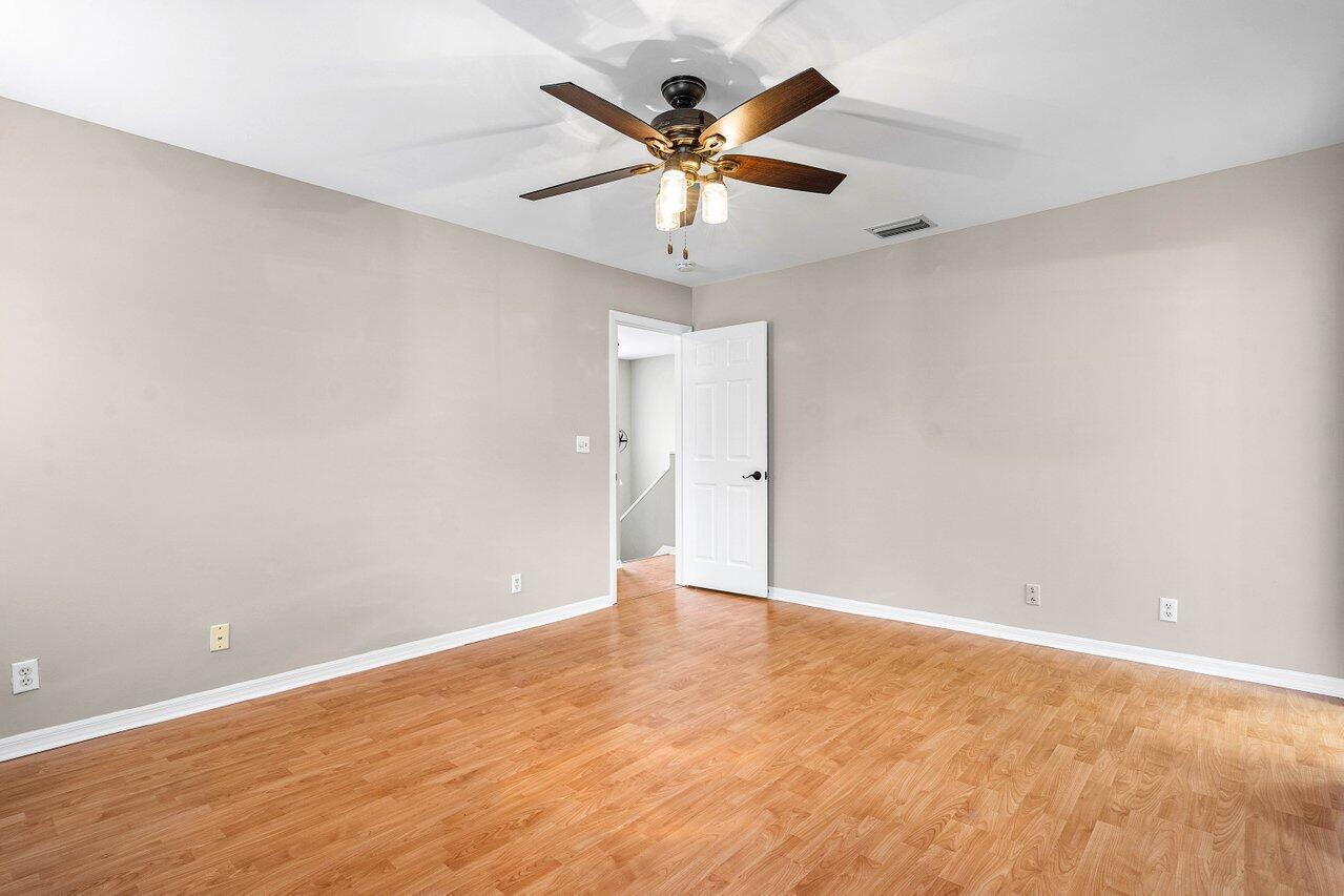 4303 NW 1ST Drive