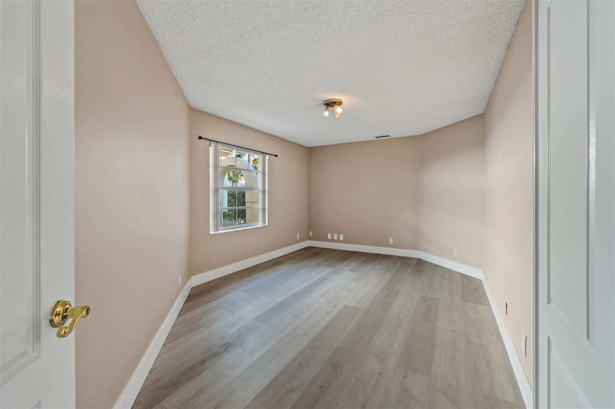 9181 Heathridge Drive