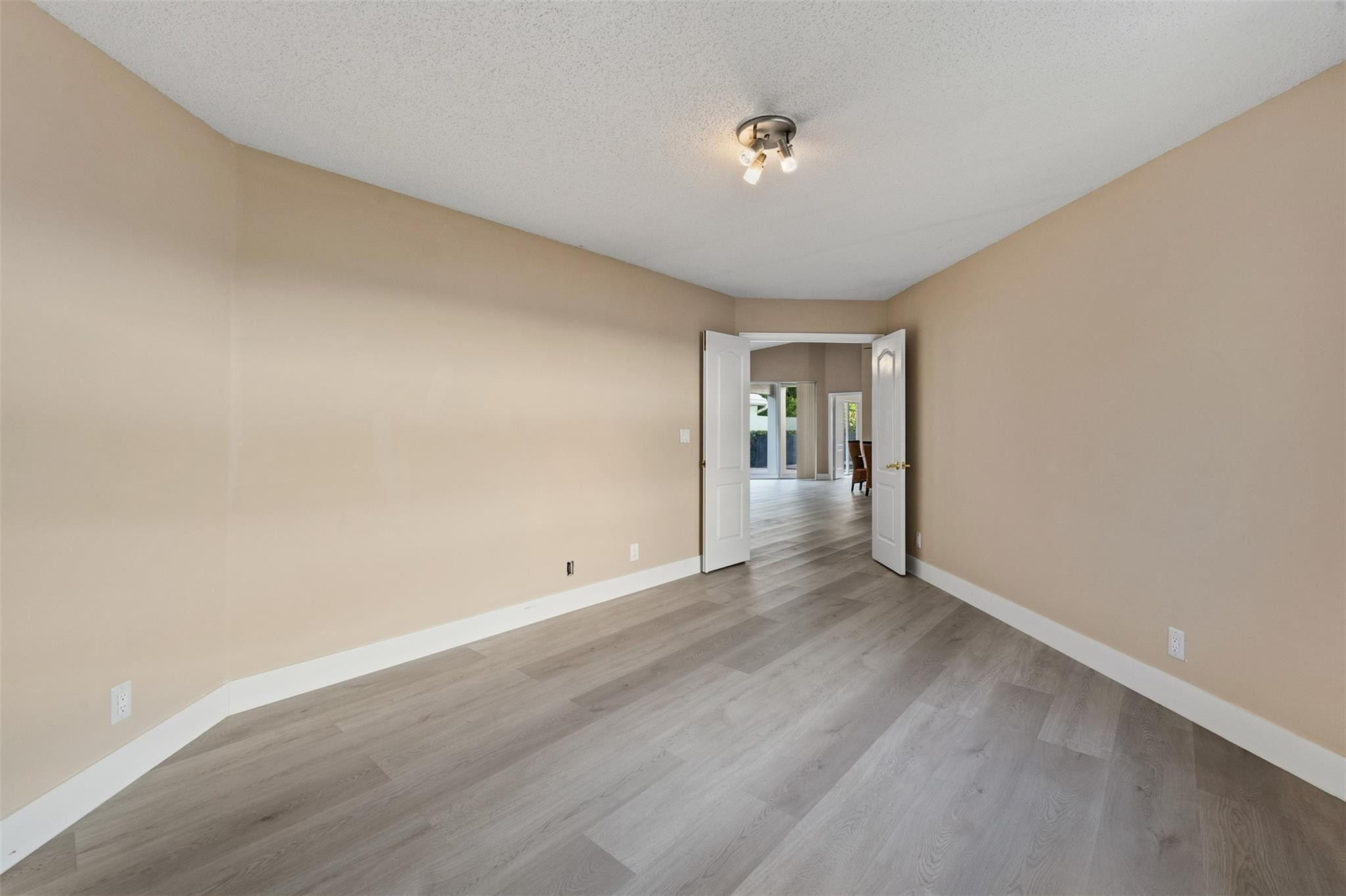 9181 Heathridge Drive