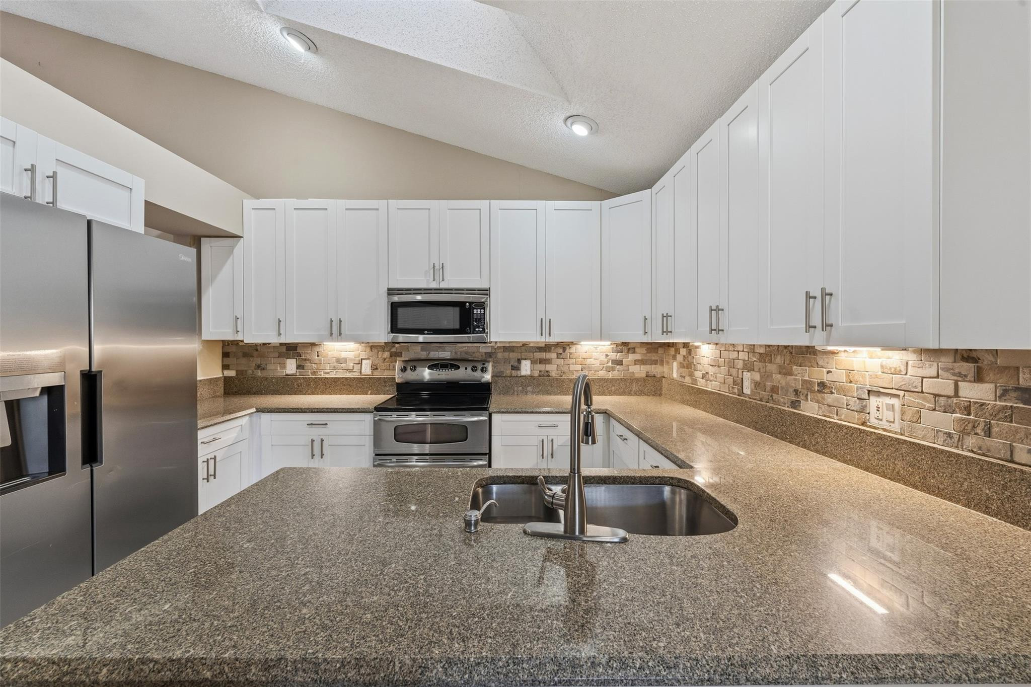 9181 Heathridge Drive