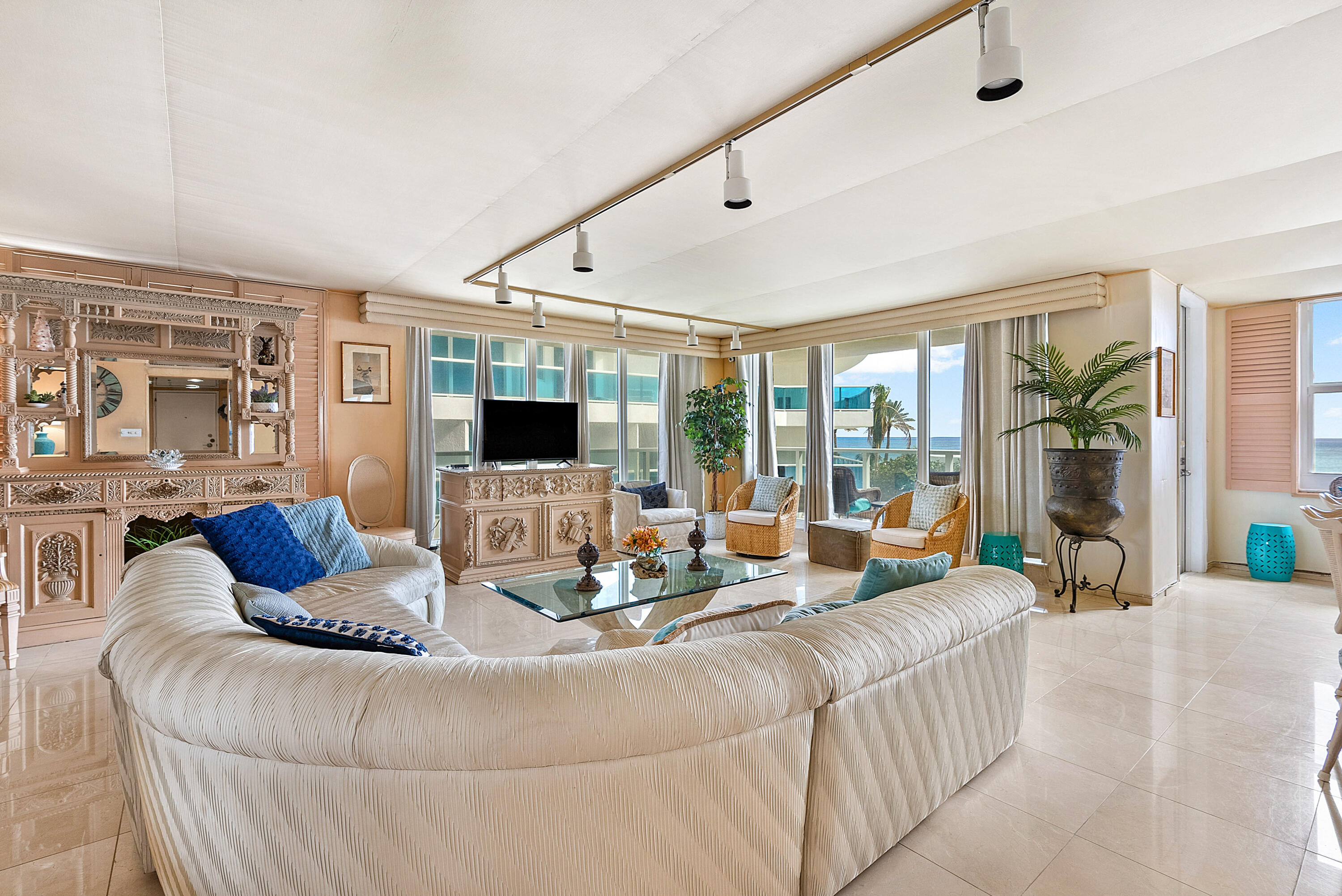 2751 S Ocean Drive Unit: 504n