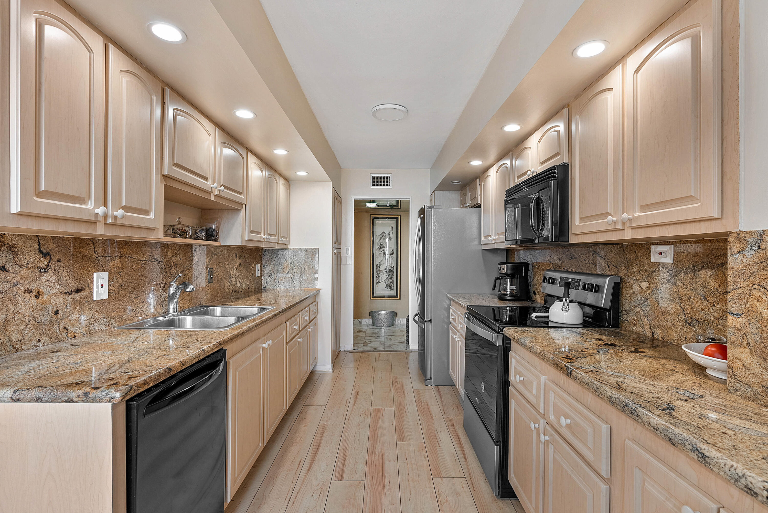 2751 S Ocean Drive Unit: 504n