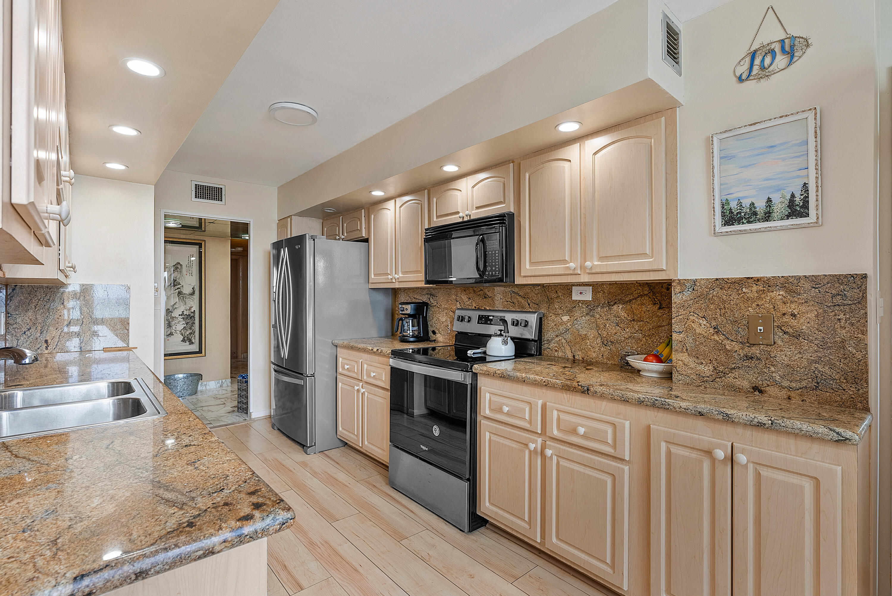 2751 S Ocean Drive Unit: 504n