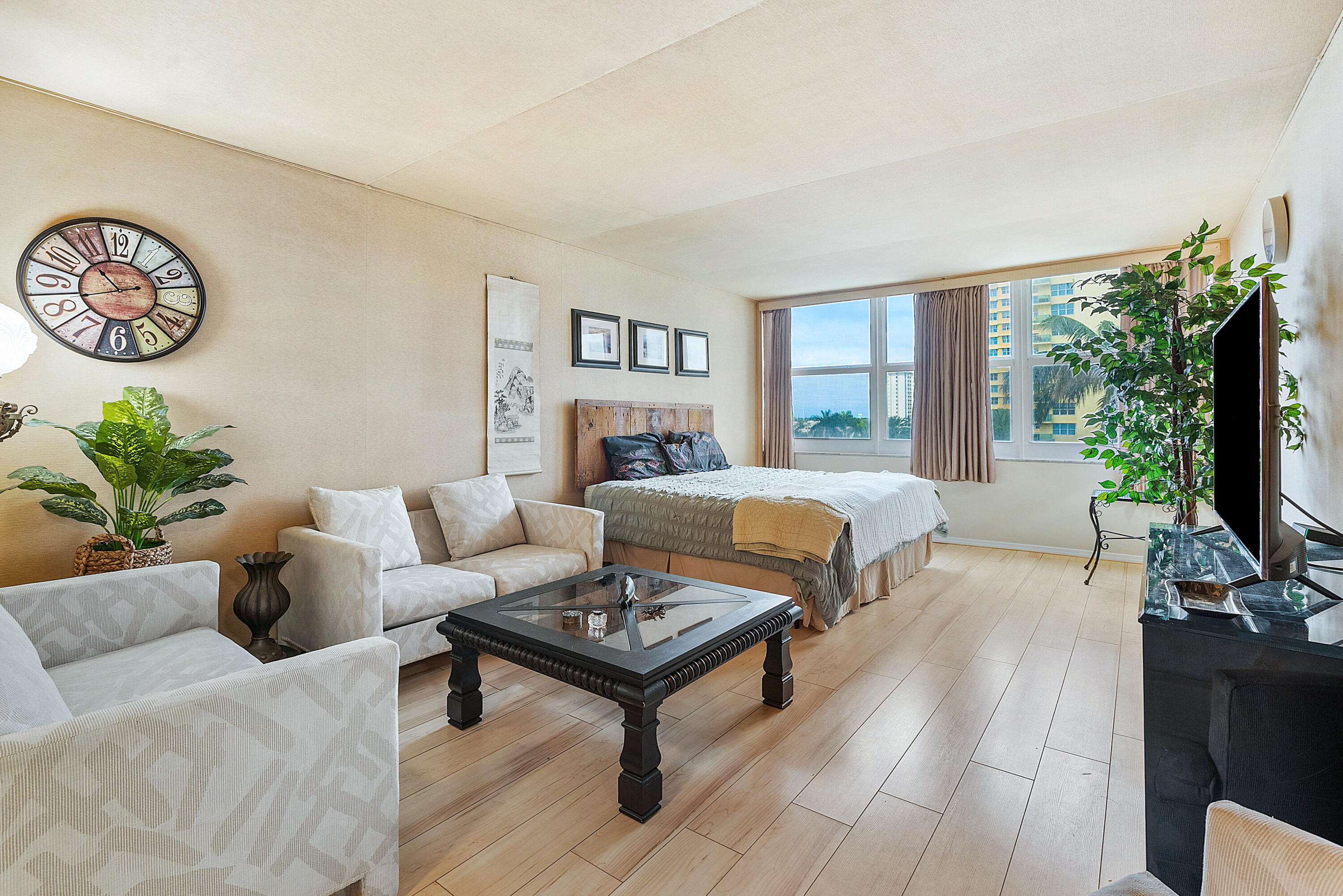 2751 S Ocean Drive Unit: 504n